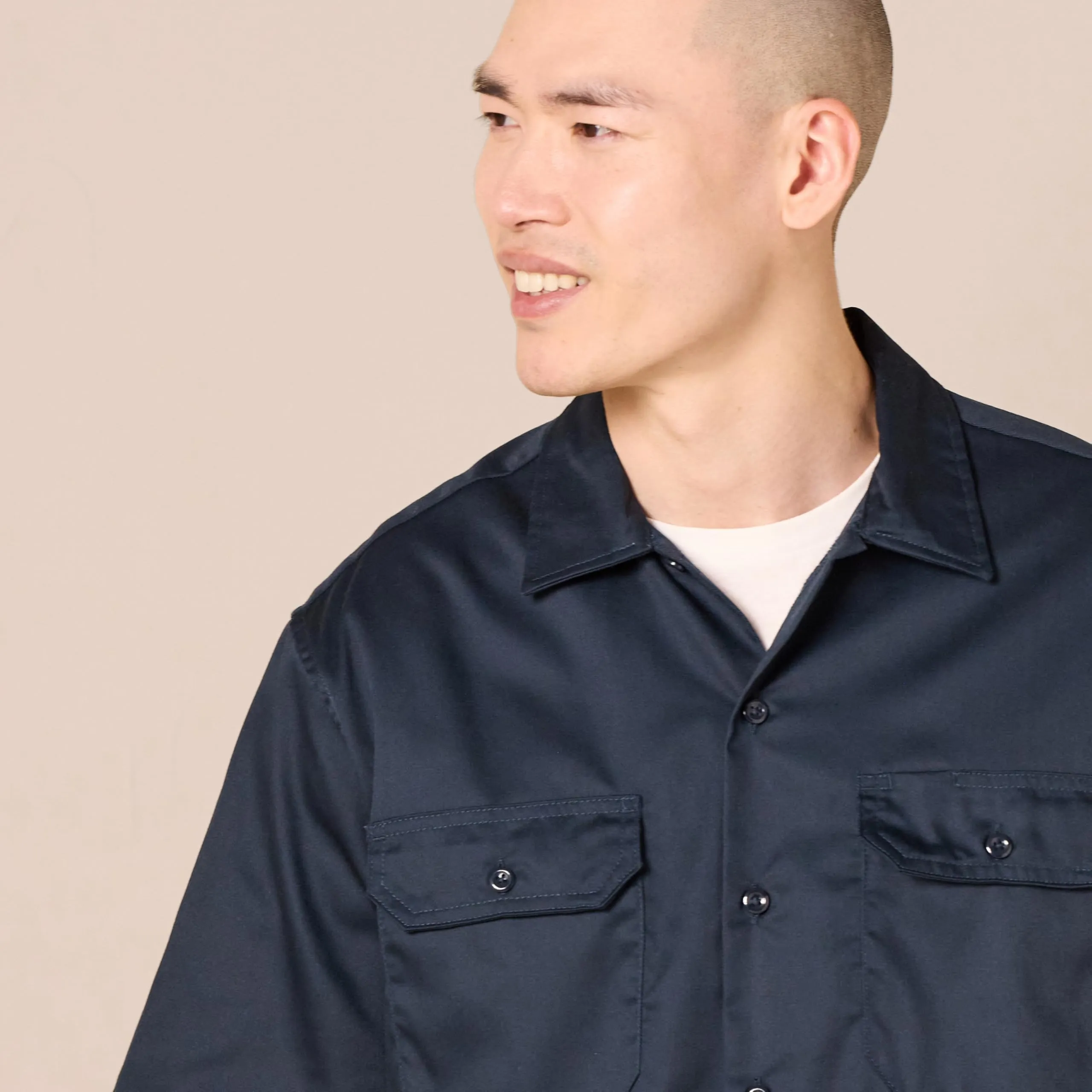 Amazon Essentials Dark Navy Button Up Shirt for Men, Short-Sleeve, Stain and Wrinkle-Resistant, Medium