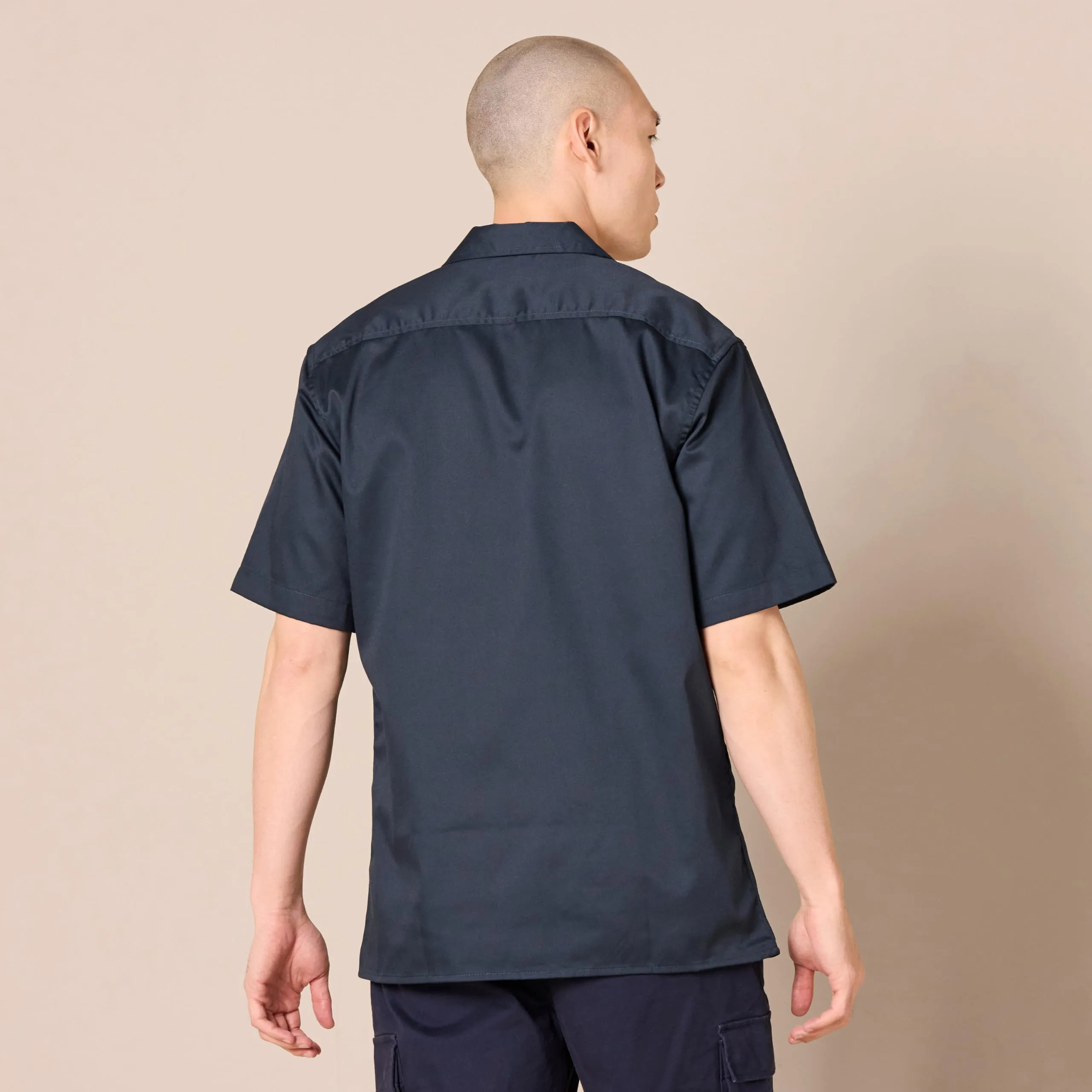 Amazon Essentials Dark Navy Button Up Shirt for Men, Short-Sleeve, Stain and Wrinkle-Resistant, Medium