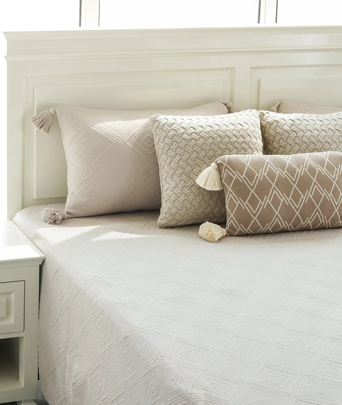 Aysel - Pale Whisper Color 100% Cotton Knitted King Size Bed Cover with 2 Pillow Cover (Set of 3)