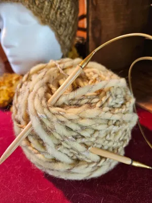 Cowl Knitting Kit KLM40 Handspun Marigold buff Yarn "Lockspun" Romney & Pattern