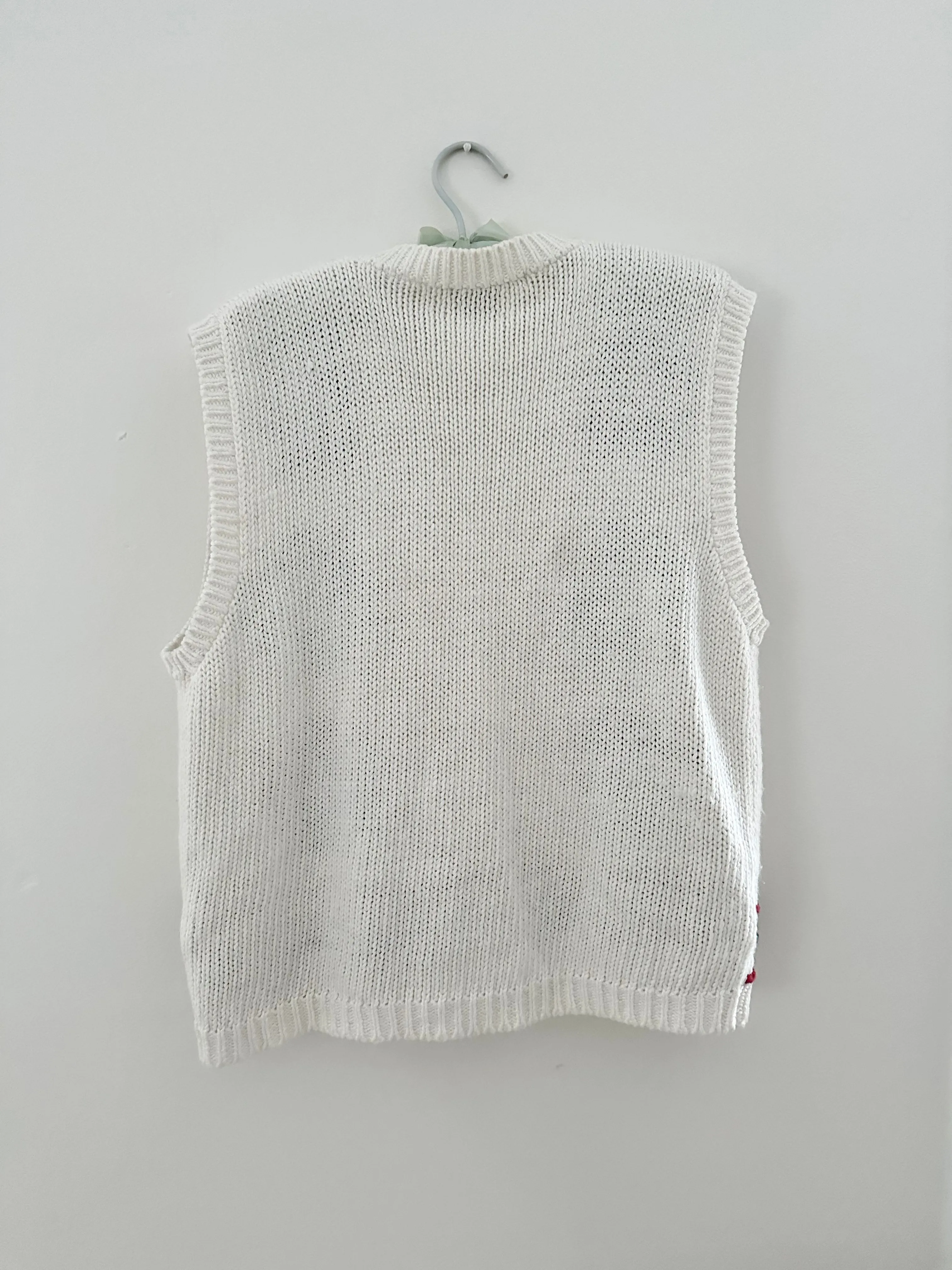 Holiday Wreath Hand Knit 80s Vintage Sweater Vest (M/L)