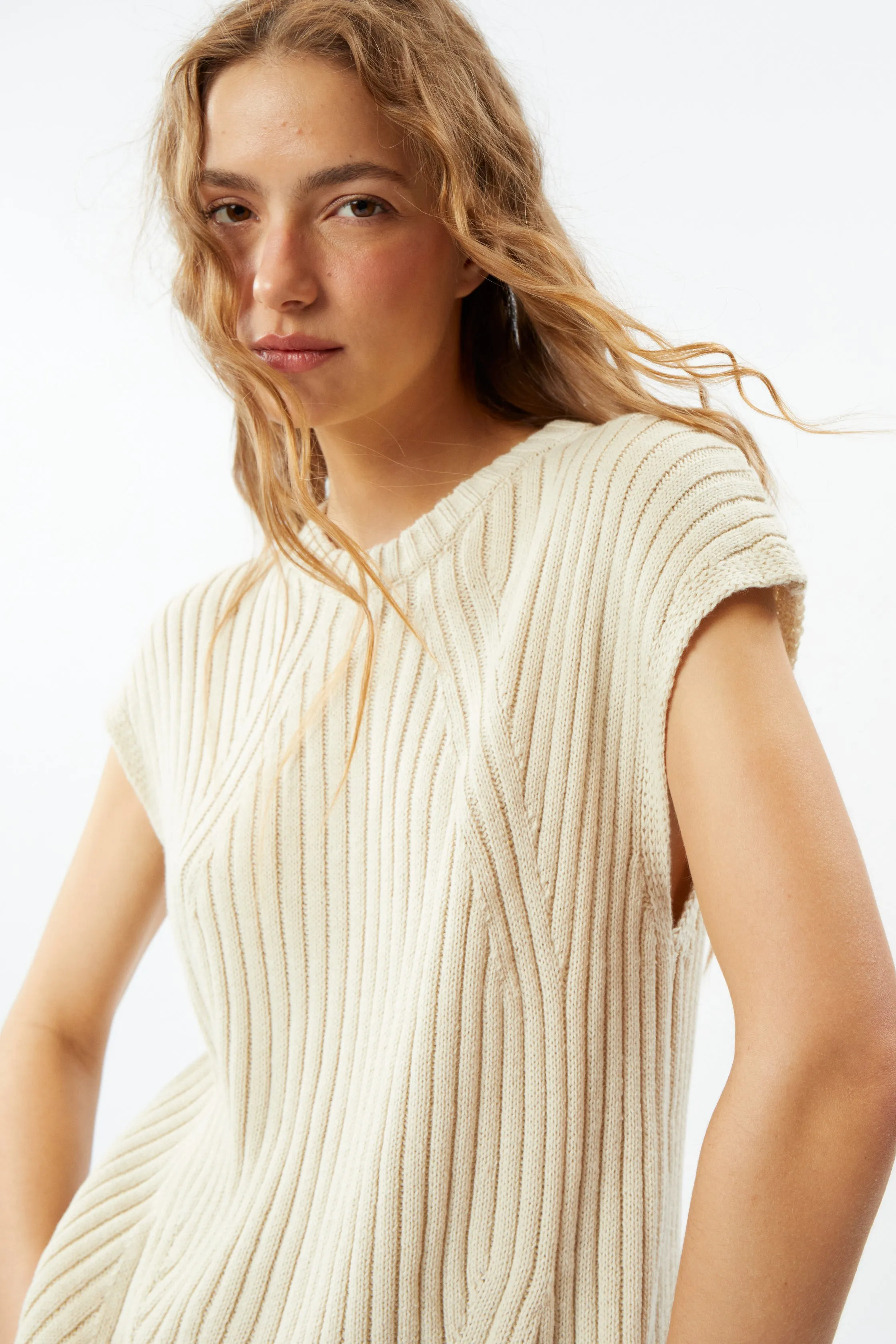 MIGUEL ANGEL  KNITTED VEST