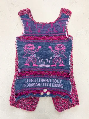 "Peeing girls" crochet vest pink blue