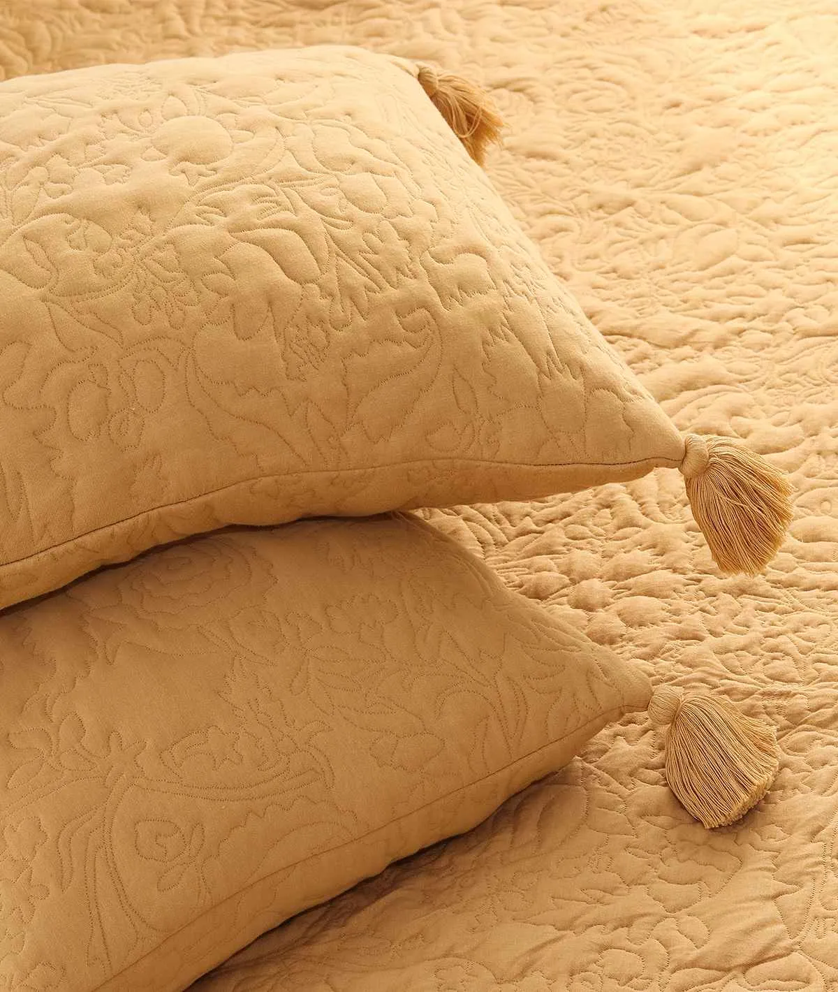 Summer Beauty Medium Beige Melange Color 100% Cotton Knitted King Size Bed Cover with 2 Pillow Cover Set