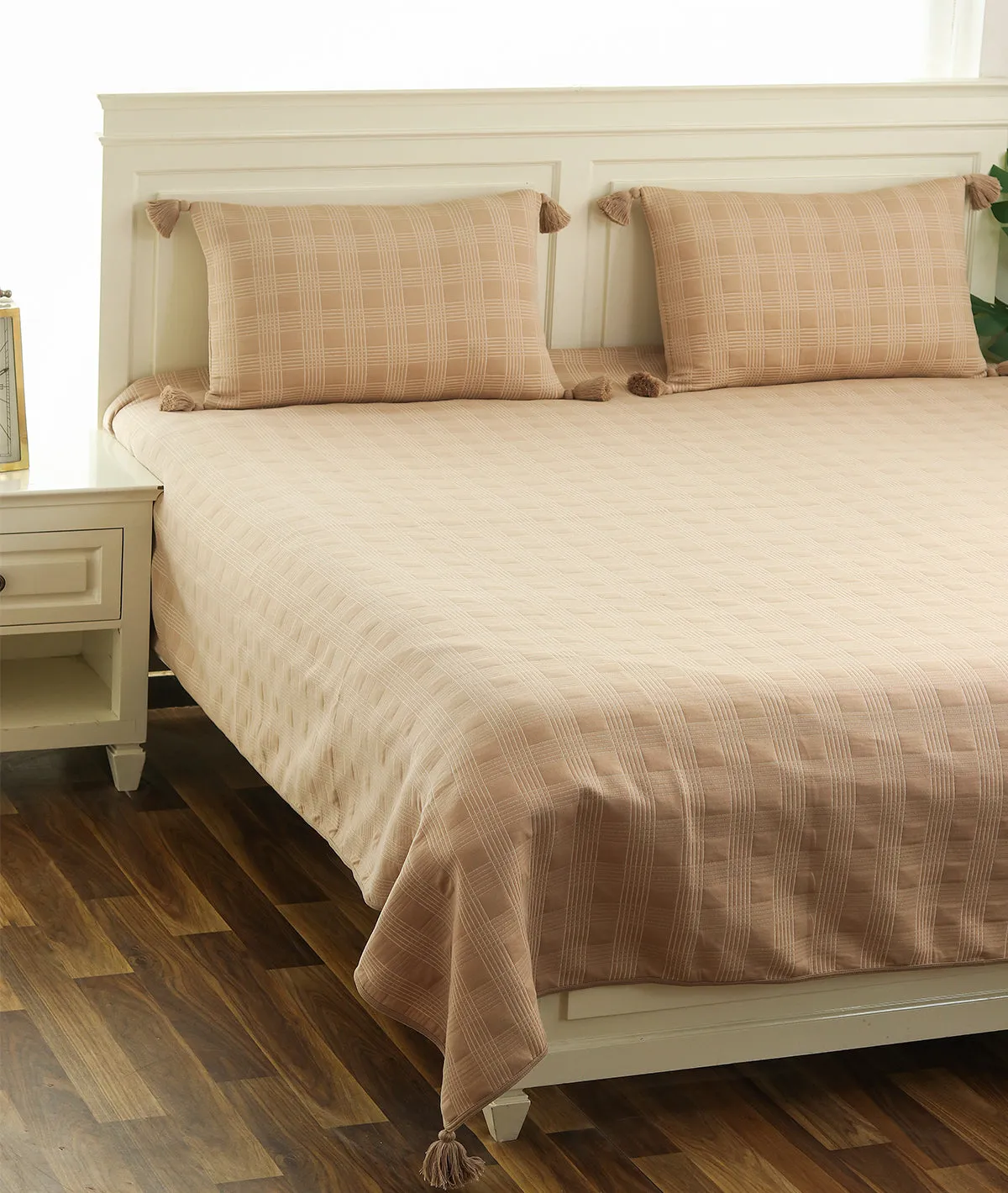 Tartan Check 100% Cotton Knitted With Polyester Filled King Size Bed Cover With 2 Pillow Covers(Set of 3 Pcs)