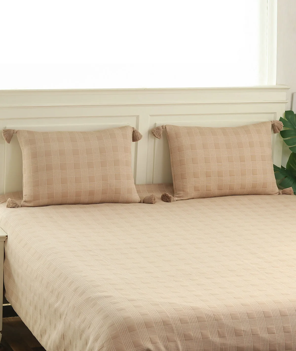 Tartan Check 100% Cotton Knitted With Polyester Filled King Size Bed Cover With 2 Pillow Covers(Set of 3 Pcs)
