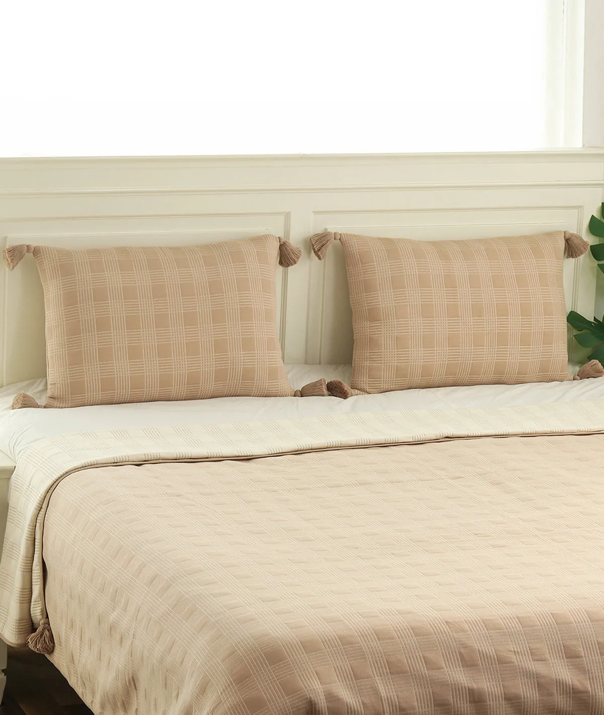 Tartan Check 100% Cotton Knitted With Polyester Filled King Size Bed Cover With 2 Pillow Covers(Set of 3 Pcs)