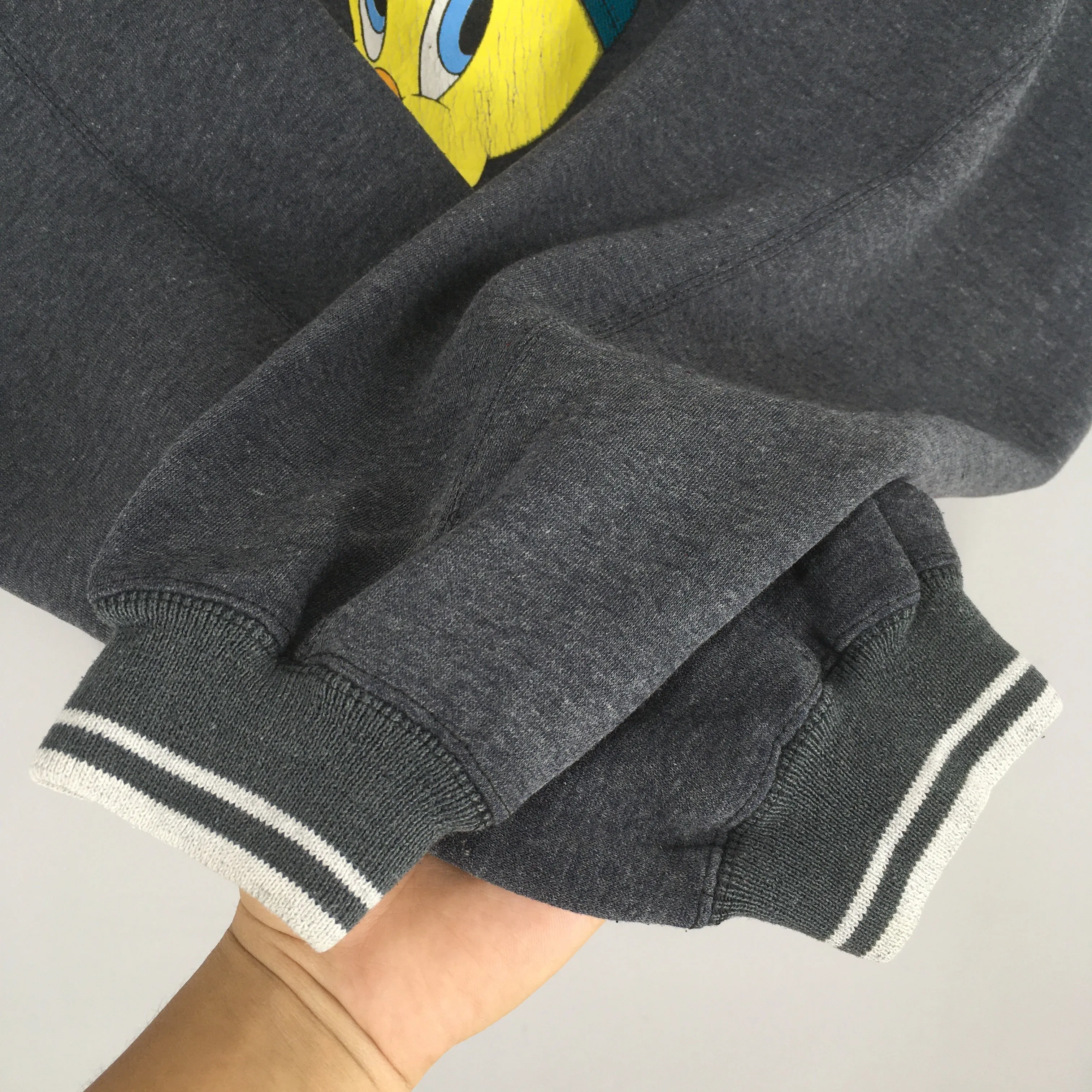 Tweety Yellow Bird Looney Tunes Gray Sweatshirt Medium