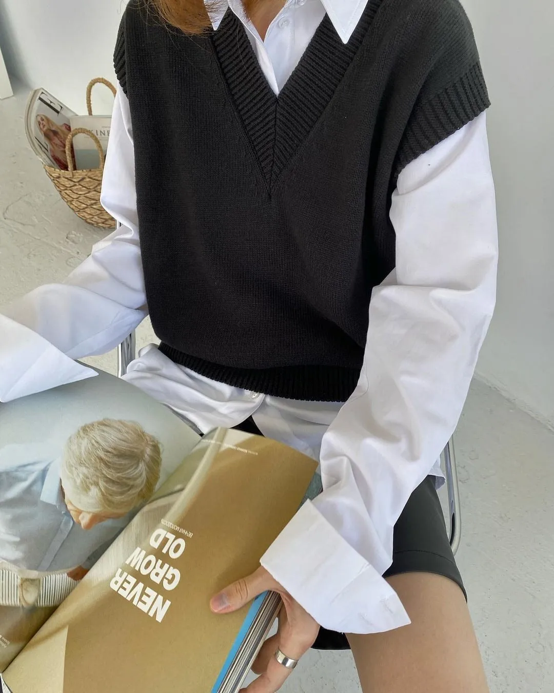 v neck knitted loose sleeveless sweater