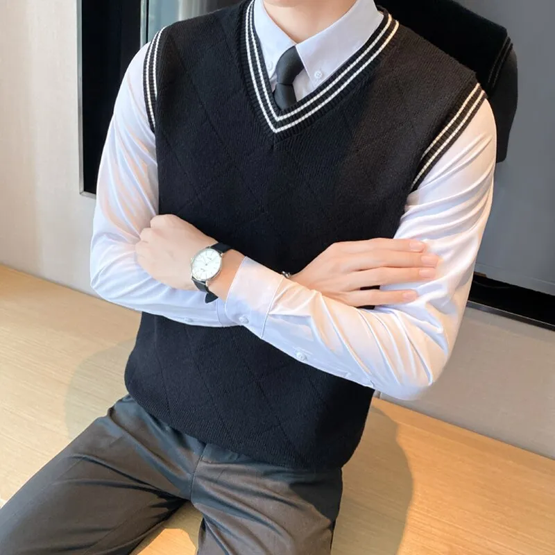 Voguable  New Design Knitted Sweater Vest Man V Neck Plaid Sleeveless Jumper England Business Casual Slim Fit Pullovers