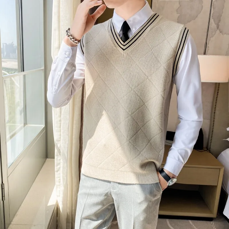 Voguable  New Design Knitted Sweater Vest Man V Neck Plaid Sleeveless Jumper England Business Casual Slim Fit Pullovers