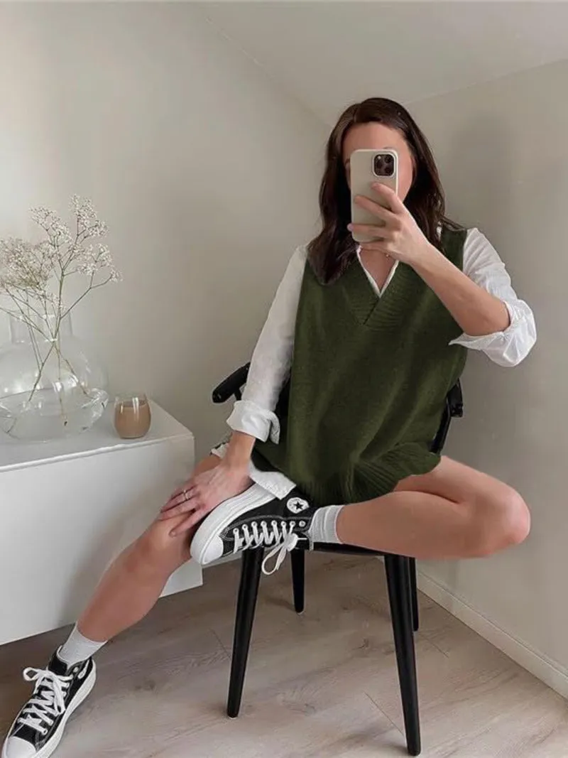 Zeagoo Sweater Vest Women Sleeveless V Neck Oversized Pullover